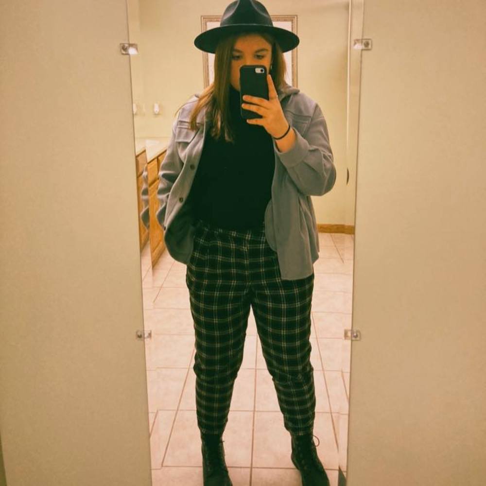 Meet your Posher, Abigail